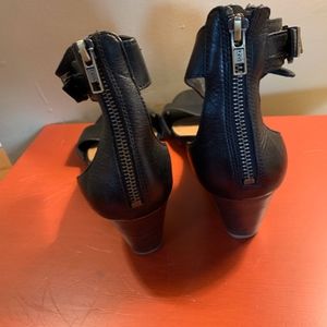 UGG Shoes - Ugg Leather Sandals UGG Shoes - Ugg Leather Sandals